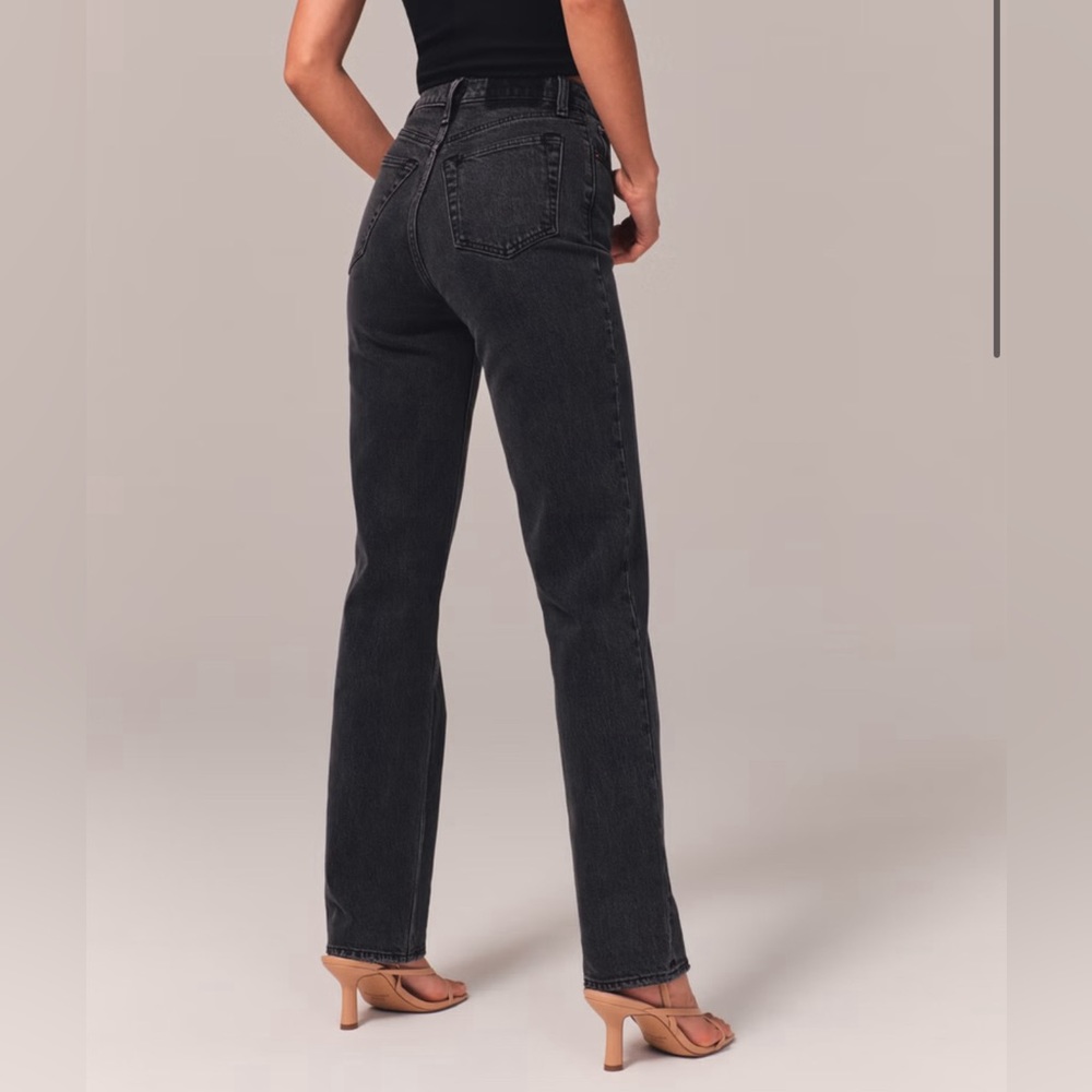 Abercrombie & Fitch Ultra High Rise 90s Straight Jeans